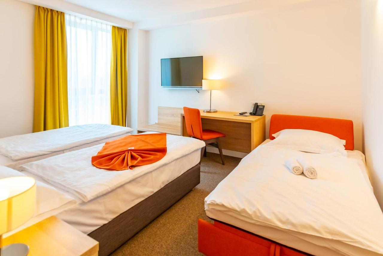 Hotel Park Superior 3* Чаковец Экстерьер фото